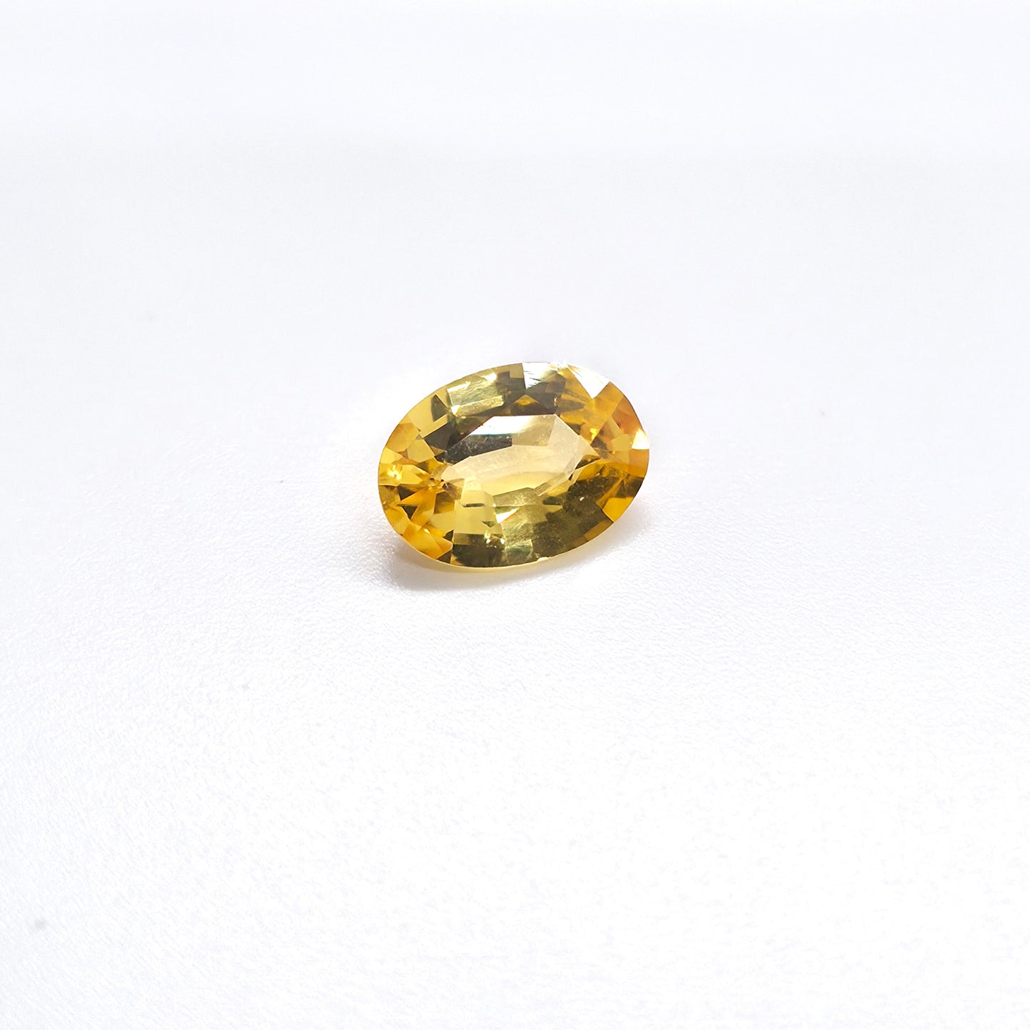 0.96 carat Natural Unheated Yellow Sapphire from Sri Lanka Oval Cut High Clarity Gemstone